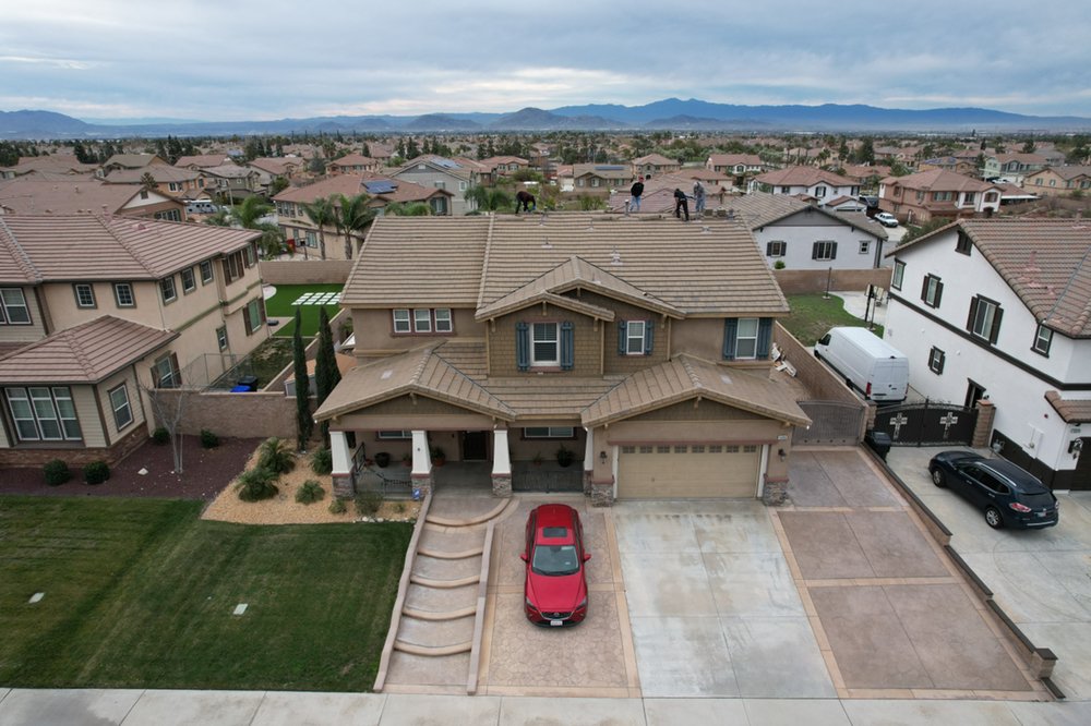 Slide of Good People Roofing