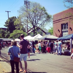 The Cleveland Flea - Beautiful sunny sunday market in hingetown.