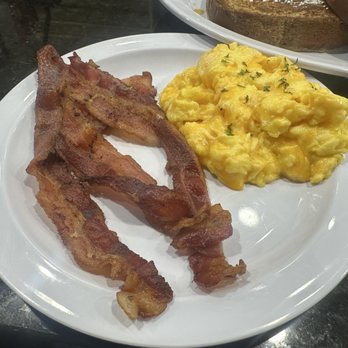 French Toast Buckhead - Bacon and scrambled eggs with cheddar cheese - Coffee & Tea Near Me - Atlanta, Georgia