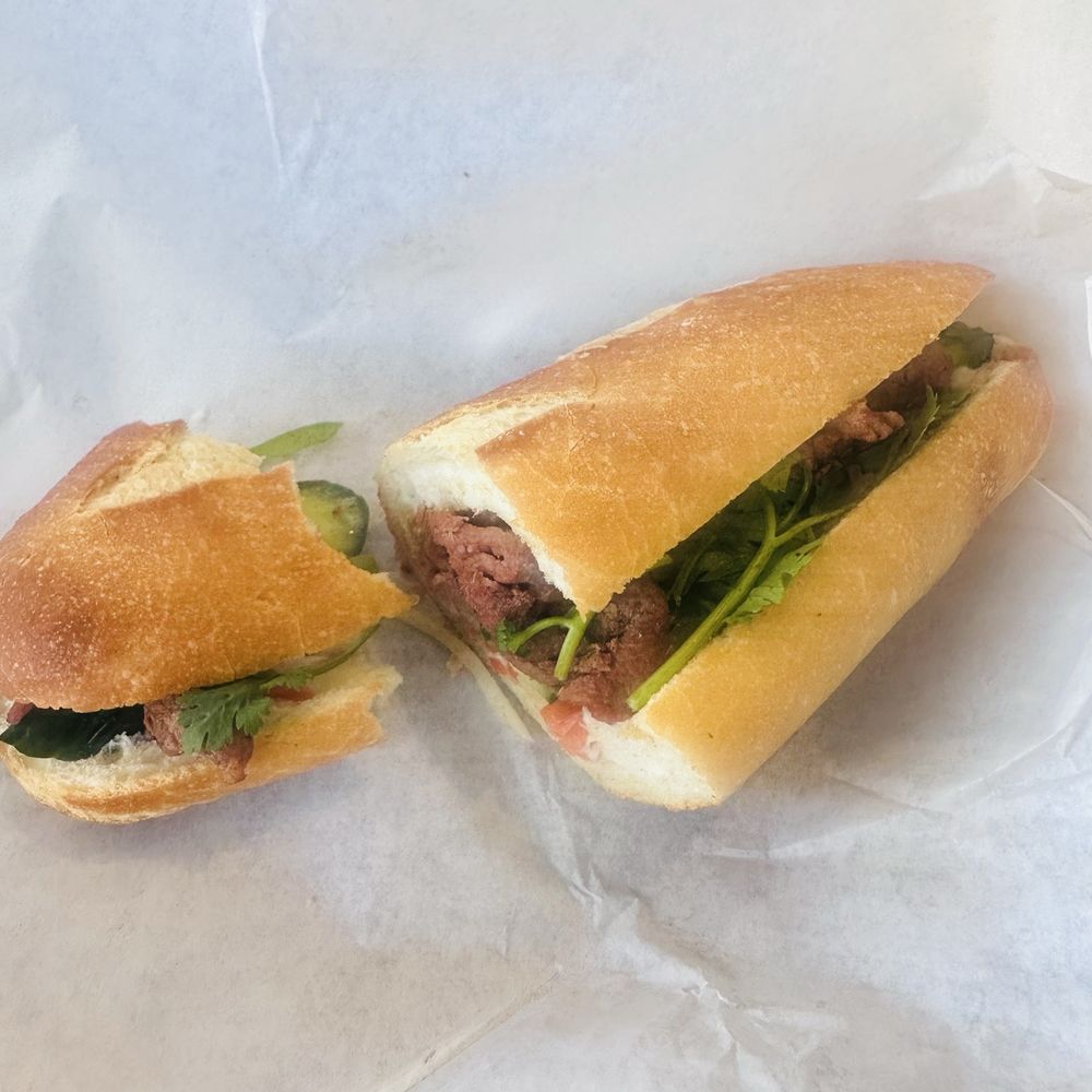 B6- Grilled Pork Sandwich