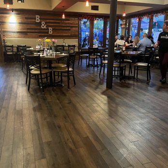 The Brick & Barrel Kitchen + Bar - Dining room - New American Near Me - Eustis, Florida