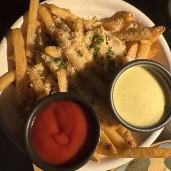 Off The Lip - Truffle fries - Cocktail Bars Near Me - Kahuku, Hawaii