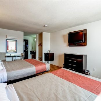 Motel 6 - Guest Room - Hotels Near Me - Innisfail, Alberta Motel 6 - Guest Room - Hotels Near Me - Innisfail, Alberta