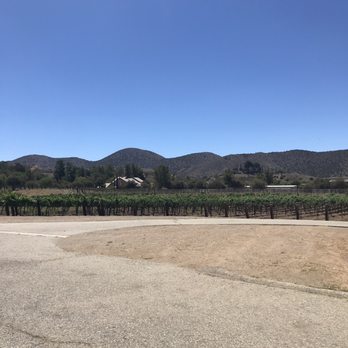 Agua Dulce Winery - Beautiful view of the vineyard - Wineries Near Me - Agua Dulce, California Agua Dulce Winery - Beautiful view of the vineyard - Wineries Near Me - Agua Dulce, California