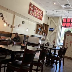 Mr. Hui's - Inside eating area