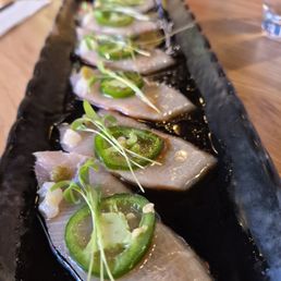 Hamachi jalapeño Hamachi jalapeño