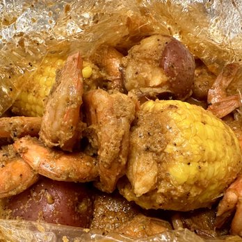 Lowcountry Lakeview - Everythang, weak sauce - Cajun/Creole Near Me - Chicago, Illinois Lowcountry Lakeview - Everythang, weak sauce - Cajun/Creole Near Me - Chicago, Illinois