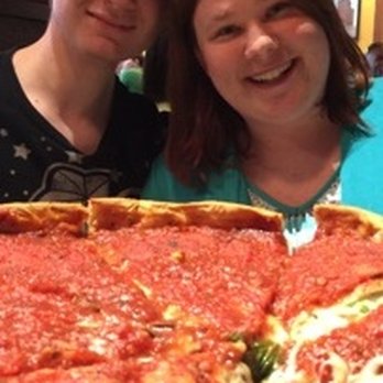 Giordano's - Deep dish spinach and mushroom pizza. This is great, very busy we came at 1130 got a table after 12 line was out the door. - Pizza Near Me - Chicago, Illinois Giordano's - Deep dish spinach and mushroom pizza. This is great, very busy we came at 1130 got a table after 12 line was out the door. - Pizza Near Me - Chicago, Illinois
