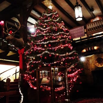 El Rancho Hotel - Christmas at the El Rancho. There were even carolers that year from a local school. What a treat. - Hotels Near Me - Gallup, New Mexico El Rancho Hotel - Christmas at the El Rancho. There were even carolers that year from a local school. What a treat. - Hotels Near Me - Gallup, New Mexico