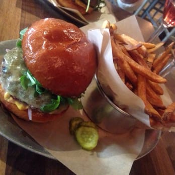 Laurel Tavern - New American Near Me - Studio City, California Laurel Tavern - New American Near Me - Studio City, California