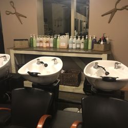Casa De Pelo - Shampoo Area
