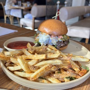 Panxa Cocina - Green Chile Panxa Burger - Cocktail Bars Near Me - Long Beach, California