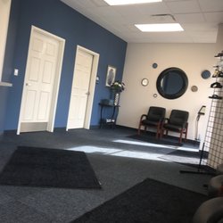Hands On Physical Therapy Mentor LLC - Lobby, comfortable in soothing blues!