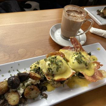 That's My Jam - Eggs Benedict with potatoes and Tcho Hot Chocolate (delicious!) - Breakfast & Brunch Near Me - San Francisco, California