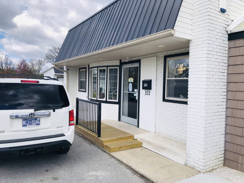 COMMON GROUNDS Updated October 2024 152 W 1st St, Crossville