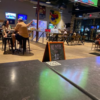 Rogers Roundhouse - Patio dinning - Beer Gardens Near Me - Fort Worth, Texas