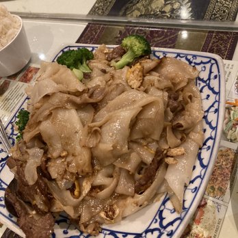 President Thai - Pad See Ew - Thai Near Me - Pasadena, California President Thai - Pad See Ew - Thai Near Me - Pasadena, California