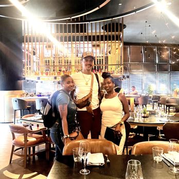Acre 41 - Friends at lunch - Breakfast & Brunch Near Me - Austin, Texas