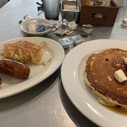 Cafe On the Oval - Blueberry pancake, hash browns and sausage links