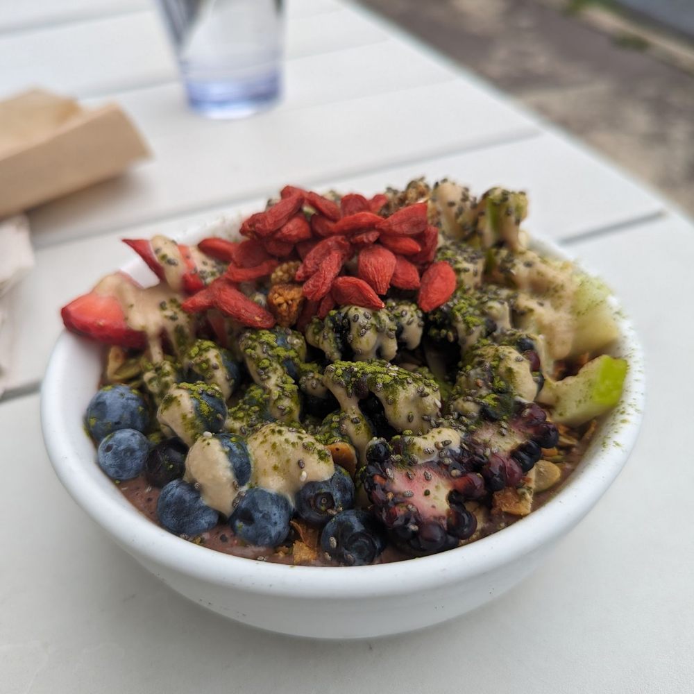 Pulp And sprout - Goji smoothie made into a bowl - Vegan Near Me - Asheville, North Carolina Pulp And sprout - Goji smoothie made into a bowl - Vegan Near Me - Asheville, North Carolina