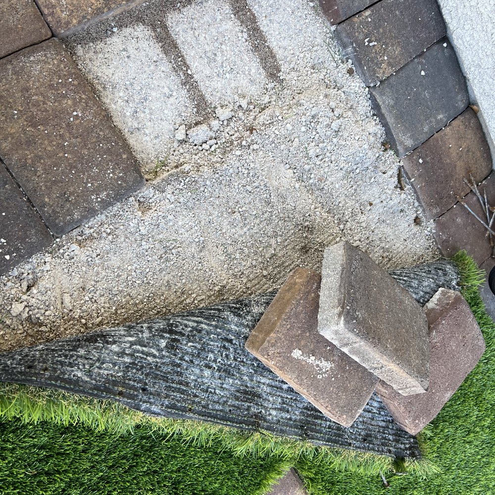 Everything Turf Pros - Turf placed directly try over loose chat over native soil/ improper sub-base/ improper compaction/ poor workmanship - Artificial Turf Near Me - Las Vegas, Nevada