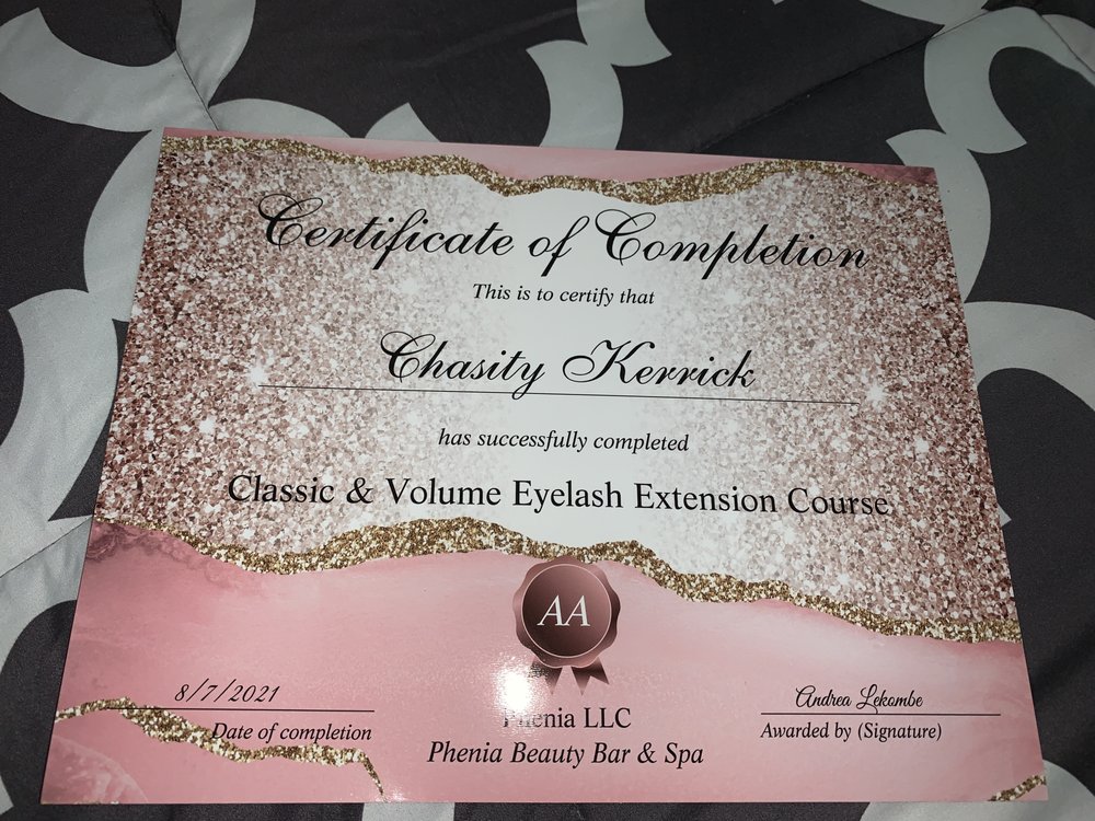 Phenia Luxury Lashes Logo