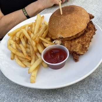 The Boat House - Southern Chicken sandwich - Seafood Near Me - Fernandina Beach, Florida