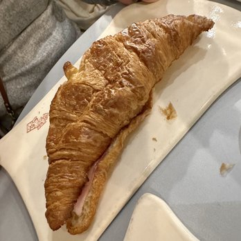 Le Pain Quotidien - Ham Croissant - Bakeries Near Me - Paris, 75 Le Pain Quotidien - Ham Croissant - Bakeries Near Me - Paris, 75