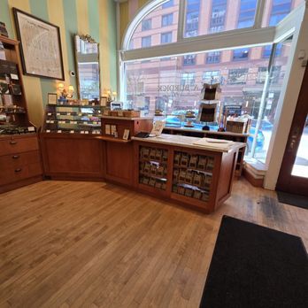 L.A. Burdick Handmade Chocolates - Fudge and caramel and wrapping service - Desserts Near Me - Chicago, Illinois