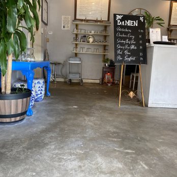 Ba Mien Bistro - entrance/waiting area - Vietnamese Near Me - Houston, Texas