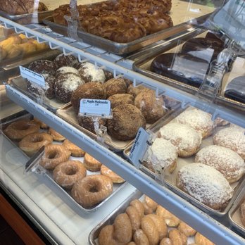 Liliha Bakery - Bakeries Near Me - Honolulu, Hawaii