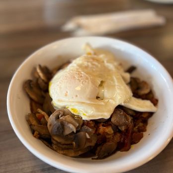 Daily Eats - Build your own breakfast bowl - New American Near Me - Tampa, Florida