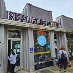 Republic Of Pie - Easy access, loads of parking