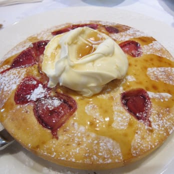 Kazbah - Balmain - Strawberry with Maple Syrup and Double Cream - Middle Eastern Near Me - Balmain, NSW