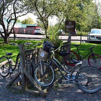 Idletyme - Place to park your bikes off of the Stowe Rec trail - American Near Me - Stowe, Vermont