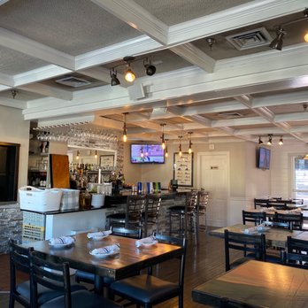 Hooked - Upstairs sitting - Seafood Near Me - Ocean City, Maryland
