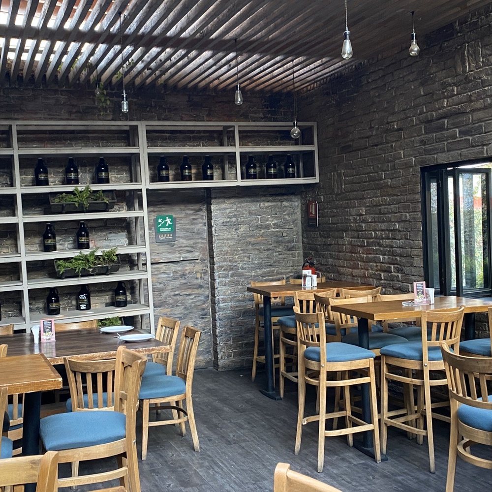 Fiebre de Malta - Nice Patio area - Gastropubs Near Me - México, D.F., DIF Fiebre de Malta - Nice Patio area - Gastropubs Near Me - México, D.F., DIF
