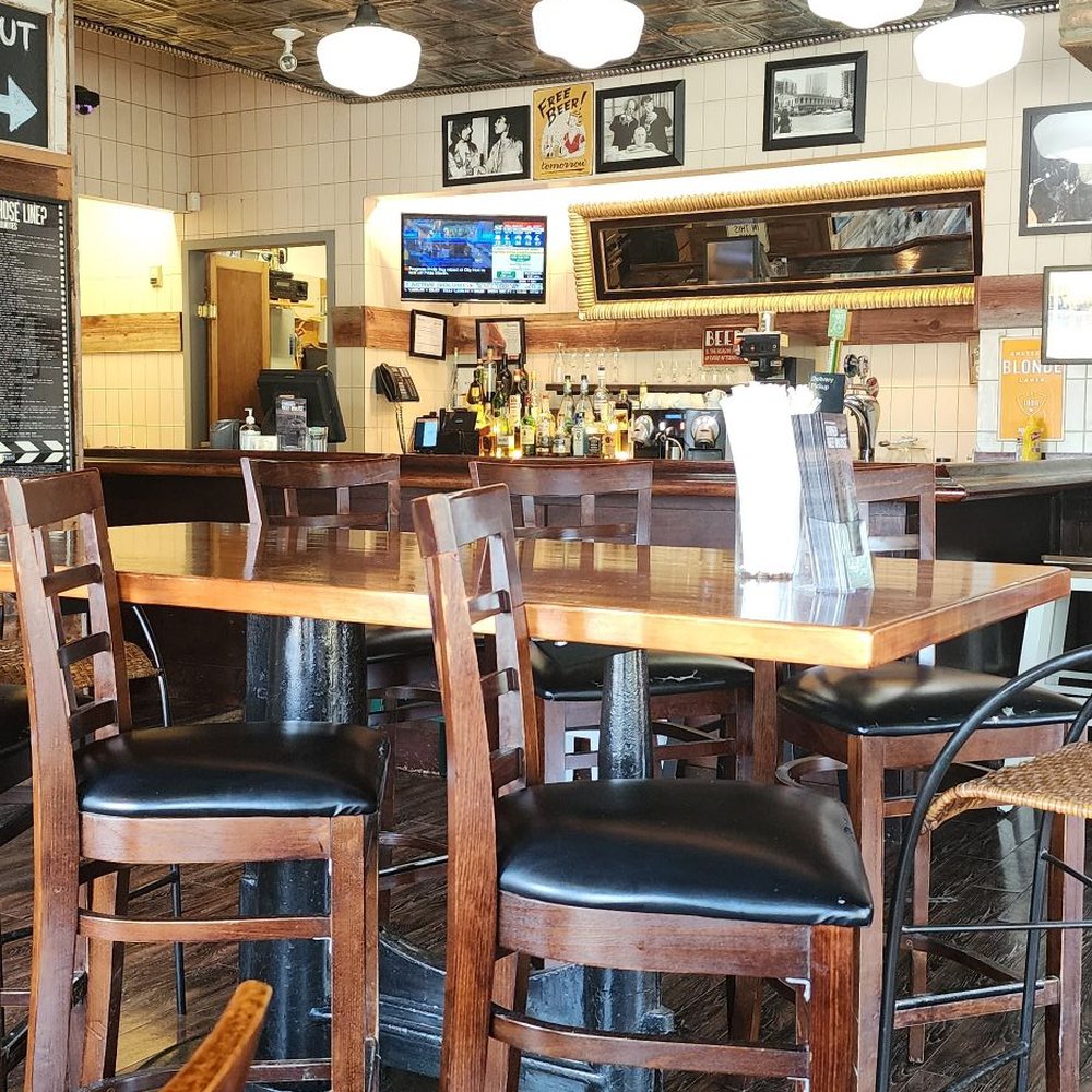 The Corned Beef House - Not busy at all. - Delis Near Me - Vaughan, Ontario
