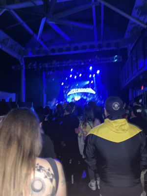 Warehouse Live by null