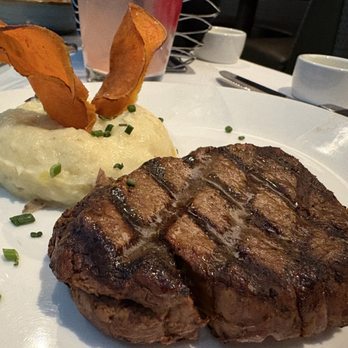 Chart House - steak and mashed potatoes - Seafood Near Me - Las Vegas, Nevada Chart House - steak and mashed potatoes - Seafood Near Me - Las Vegas, Nevada