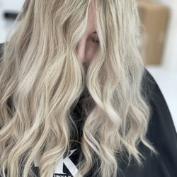 Mikkasa - Blondes