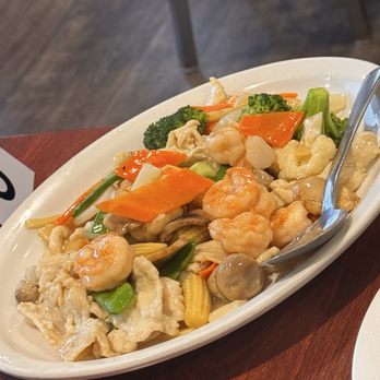 Gaslight Kitchen - Chinese Near Me - East Grand Rapids, Michigan