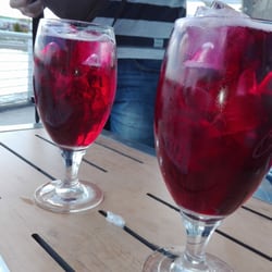 La Sureña - Dos pavos copa de tinto de verano
