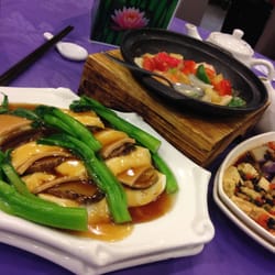 觀自在素食 - 上菜速度快，不會食完一個才來下一個。