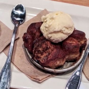BJ's Restaurant & Brewhouse - Pizookie sampler ala mode - American Near Me - Temple, Texas