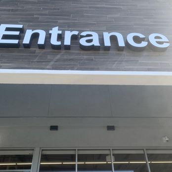Grocery Outlet - entrance of a store - Grocery Near Me - Campbell, California Grocery Outlet - entrance of a store - Grocery Near Me - Campbell, California