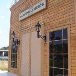 Cornish Park - This is actually the front of the restrooms.