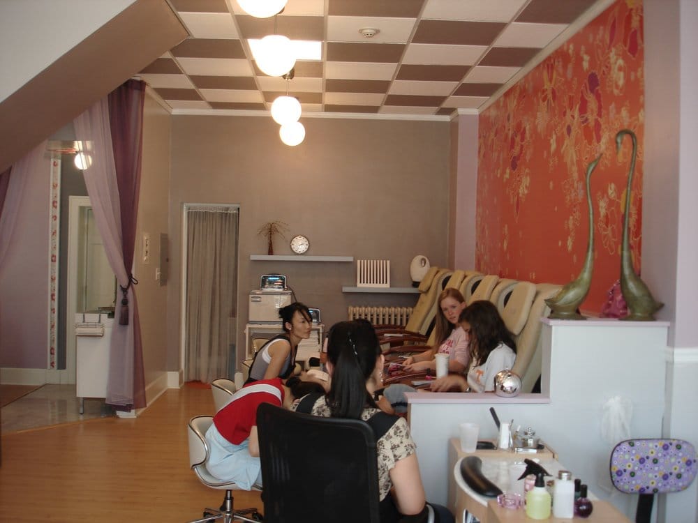 Top Nail Logo