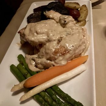 Hugo's Cellar - Chicken with mushrooms - American Near Me - Las Vegas, Nevada