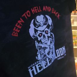 a skull with a hat on